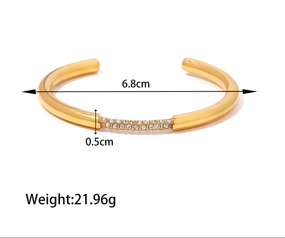 18K Gold Bracelet With Green Diamonds