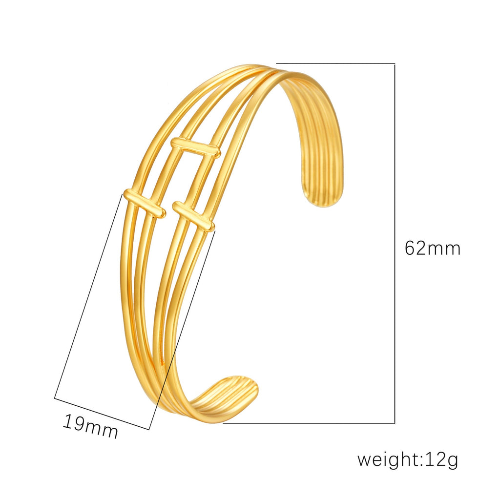 18K Gold C- Shaped Bracelets