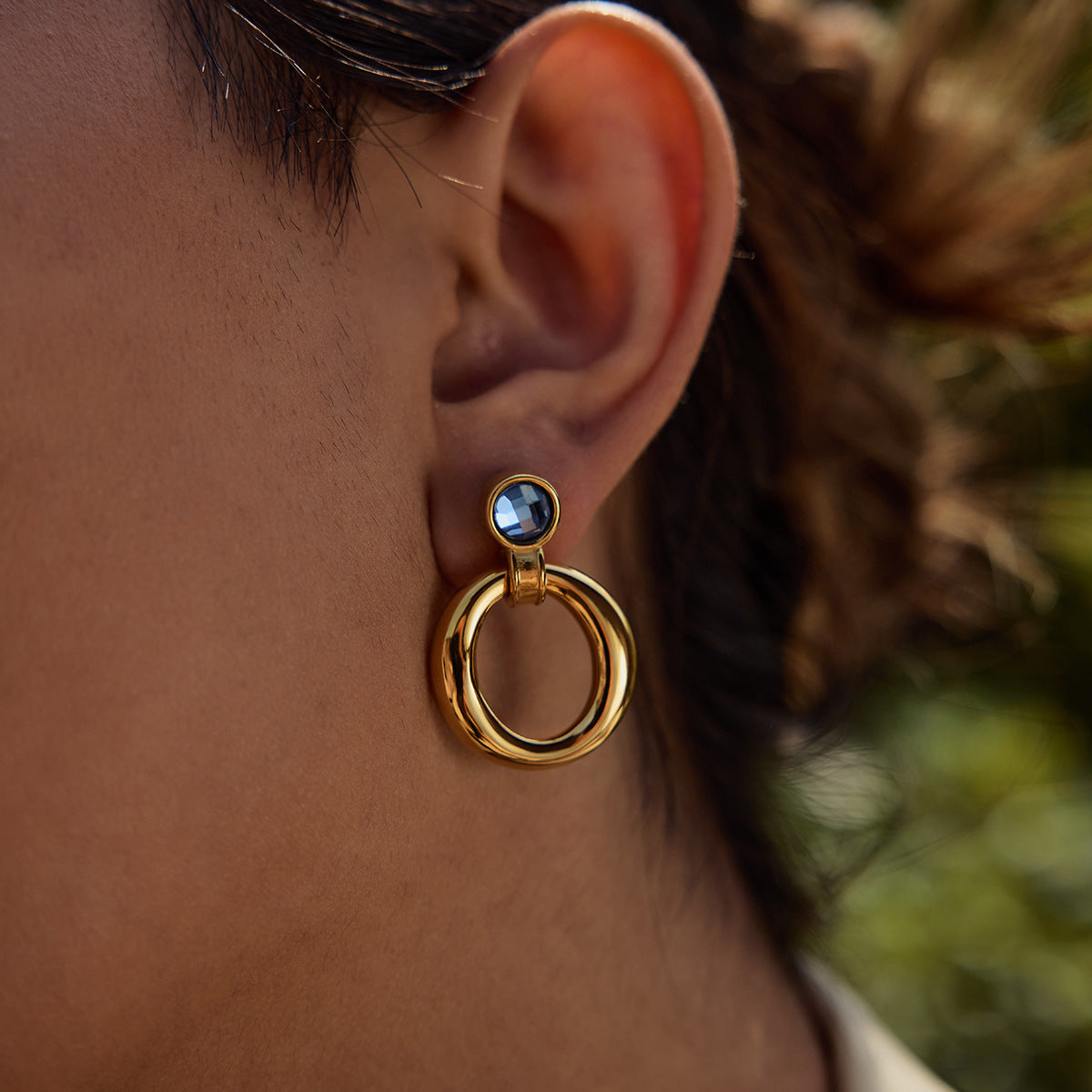 Earrings With A Light-luxury