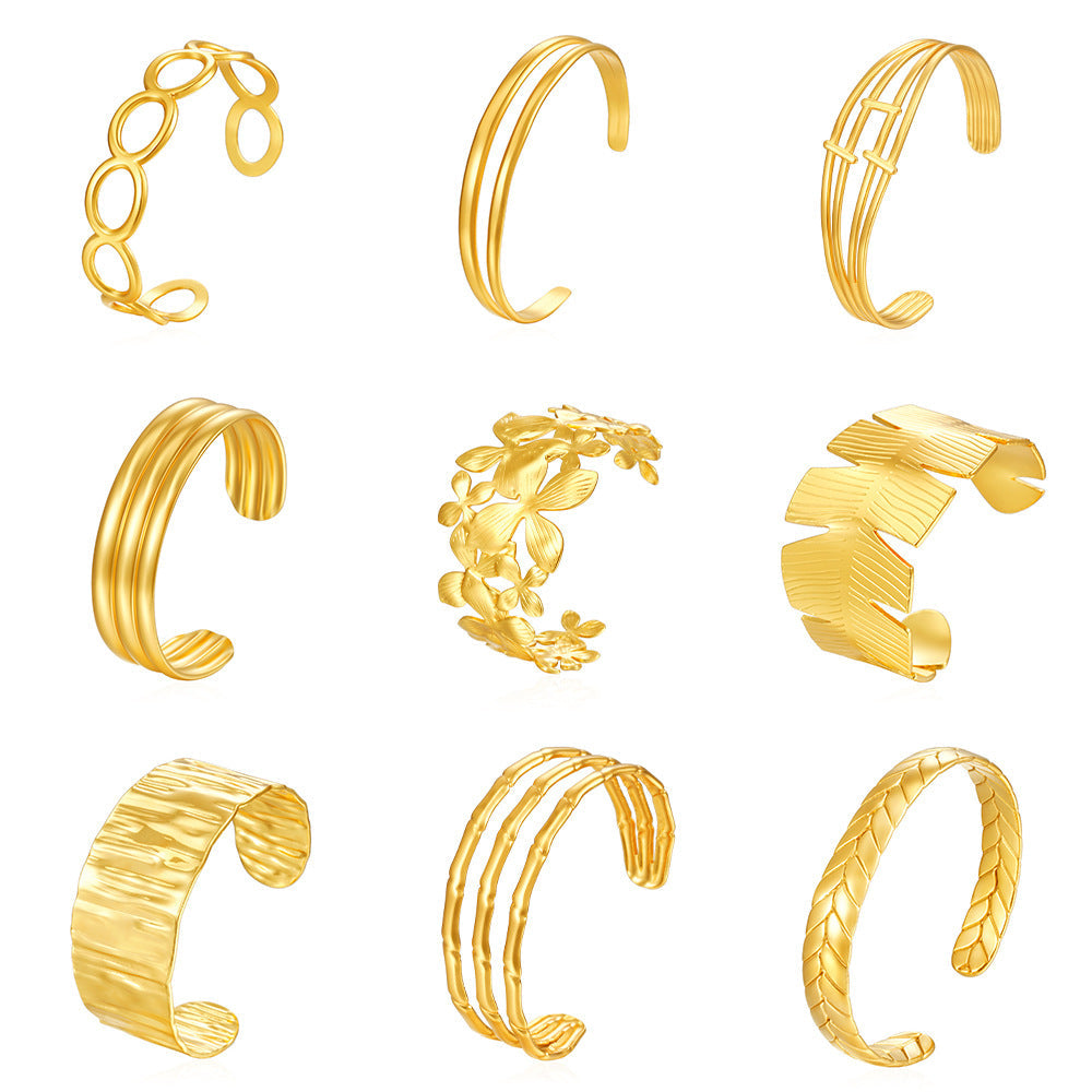 18K Gold C- Shaped Bracelets