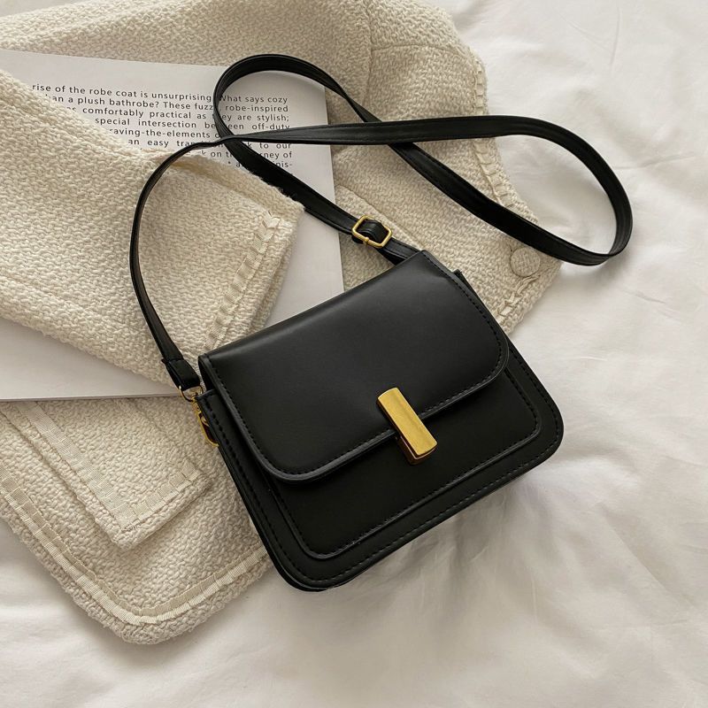 A Retro Shoulder Messenger Bag