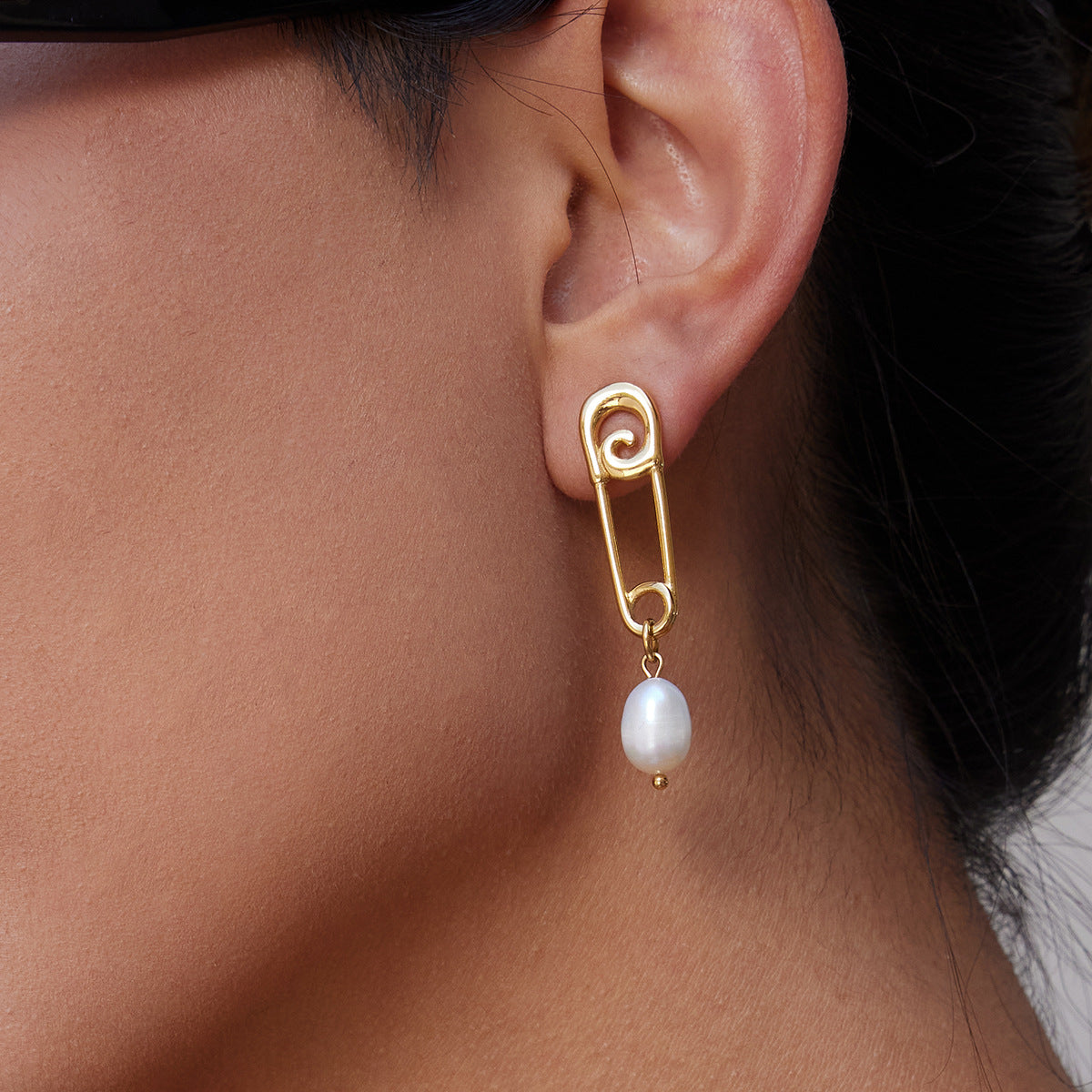 Freshwater Pearl Gold Paperclip Earrings
