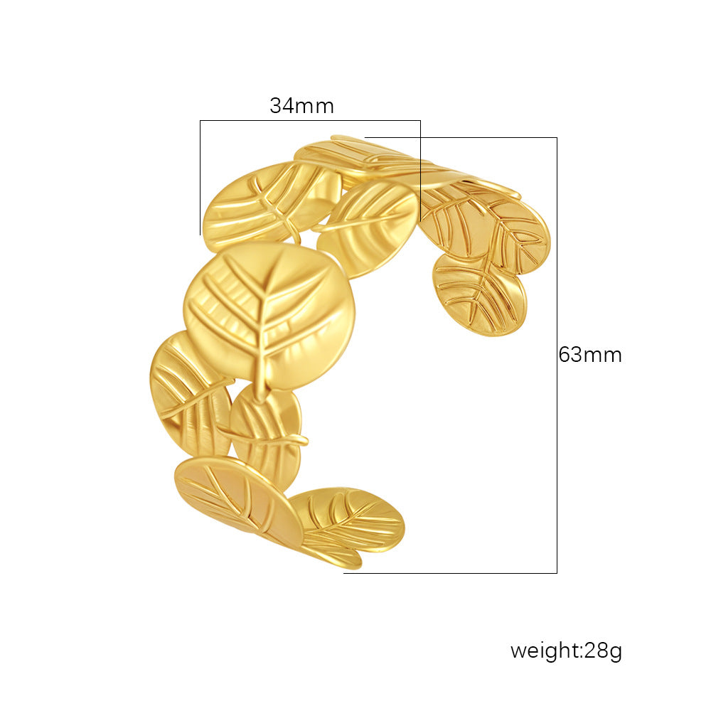 18K Gold C- Shaped Bracelets