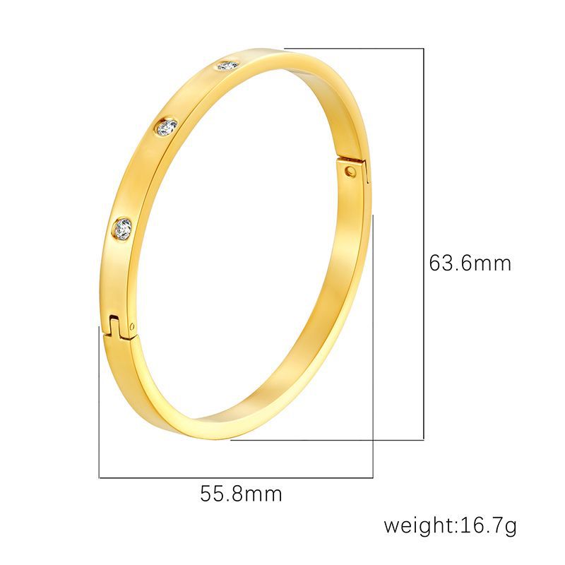 18K Gold C- Shaped Bracelets