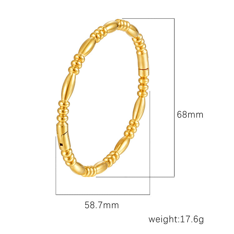 18K Gold C- Shaped Bracelets
