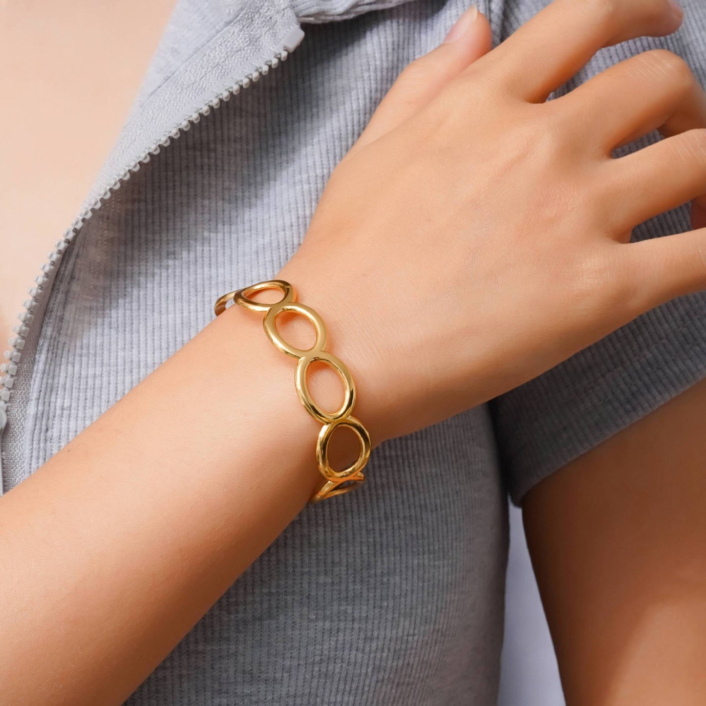 18K Gold C- Shaped Bracelets