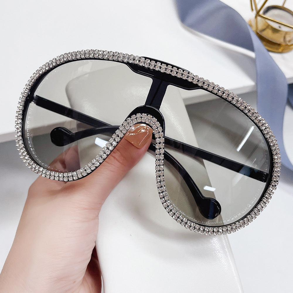 Diamond-embedded Sunglasses