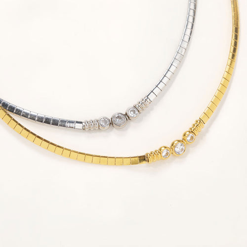 A Flat Snake-chain