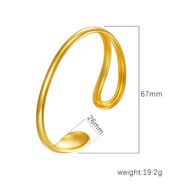 18K Gold C- Shaped Bracelets