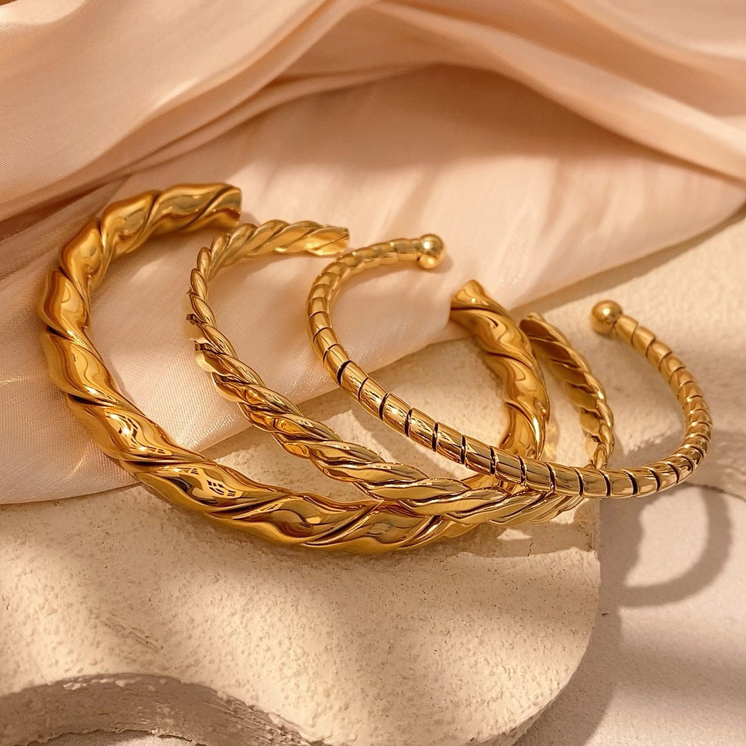 18K Gold Patterned Bracelet