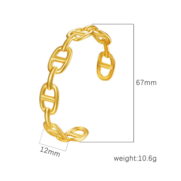 18K Gold C- Shaped Bracelets