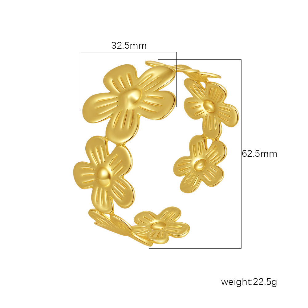 18K Gold C- Shaped Bracelets
