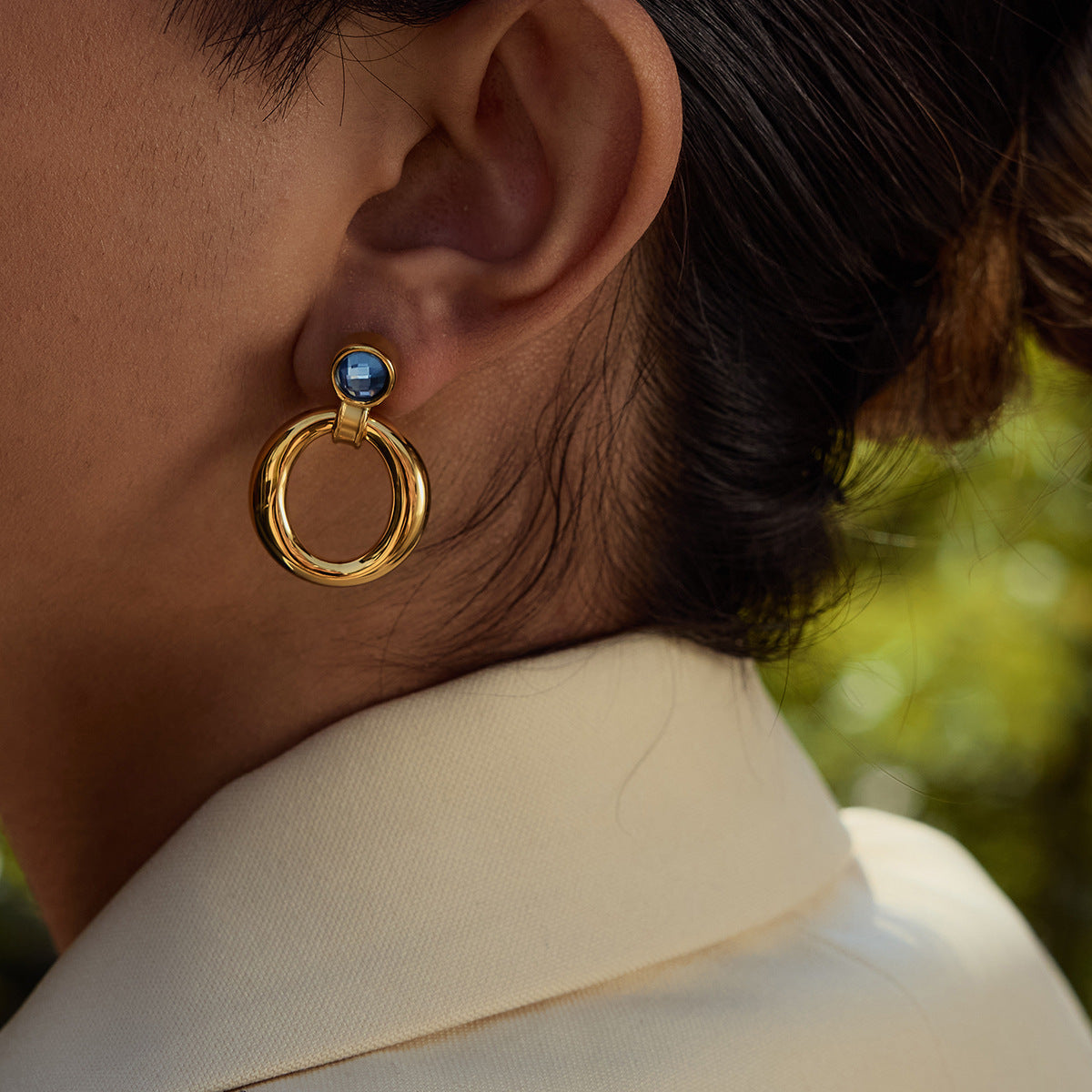 Earrings With A Light-luxury