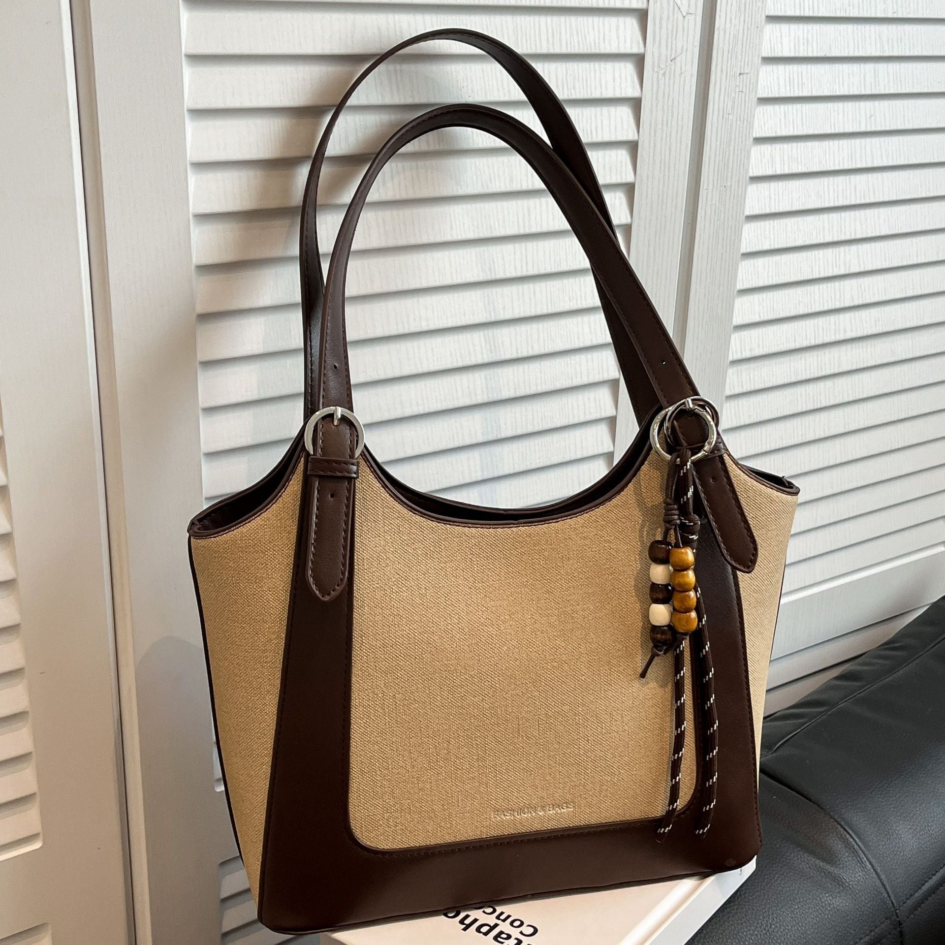 A Retro Commuter Tote Shoulder Bag