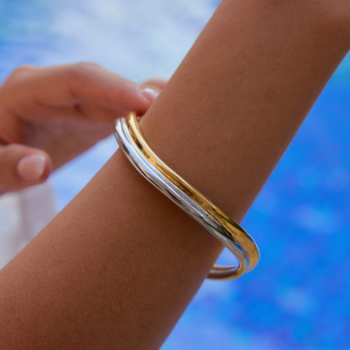 18K Gold Wave Bracelet