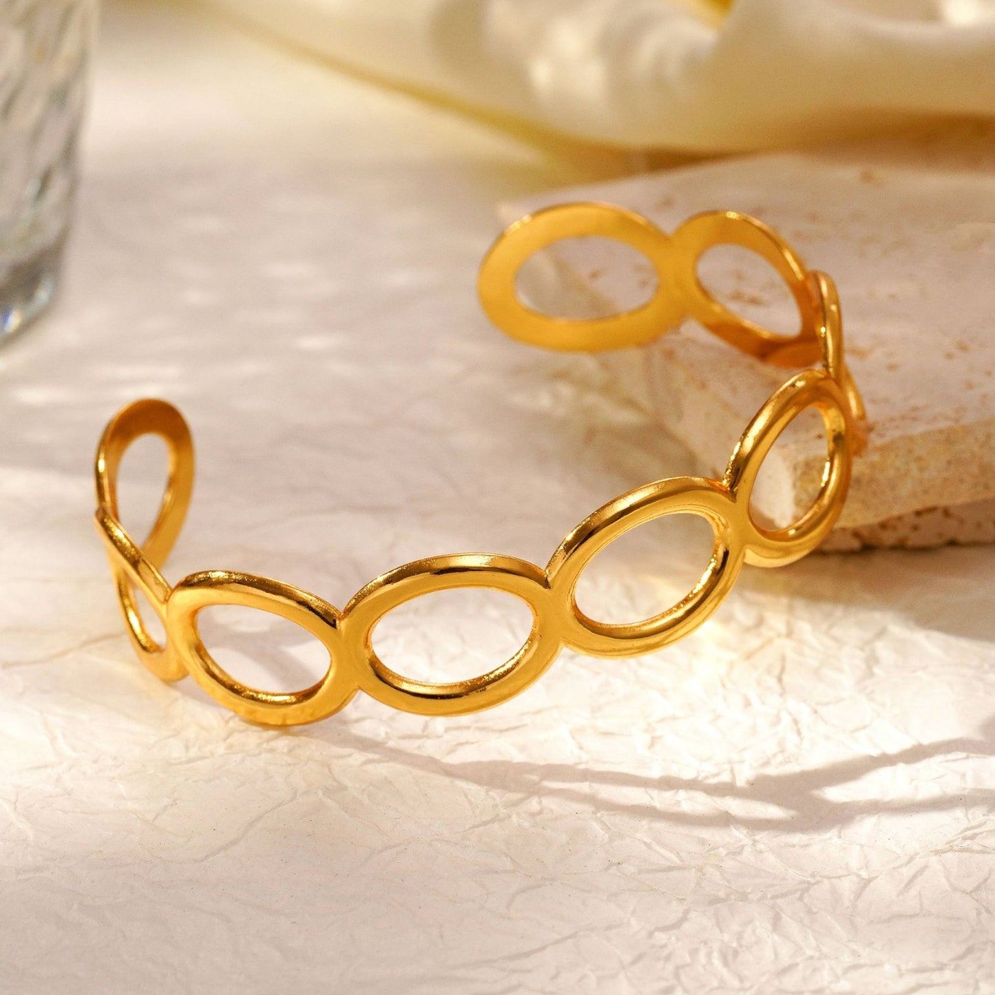 18K Gold C- Shaped Bracelets
