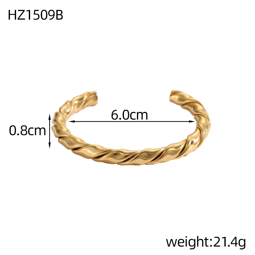 18K Gold Patterned Bracelet