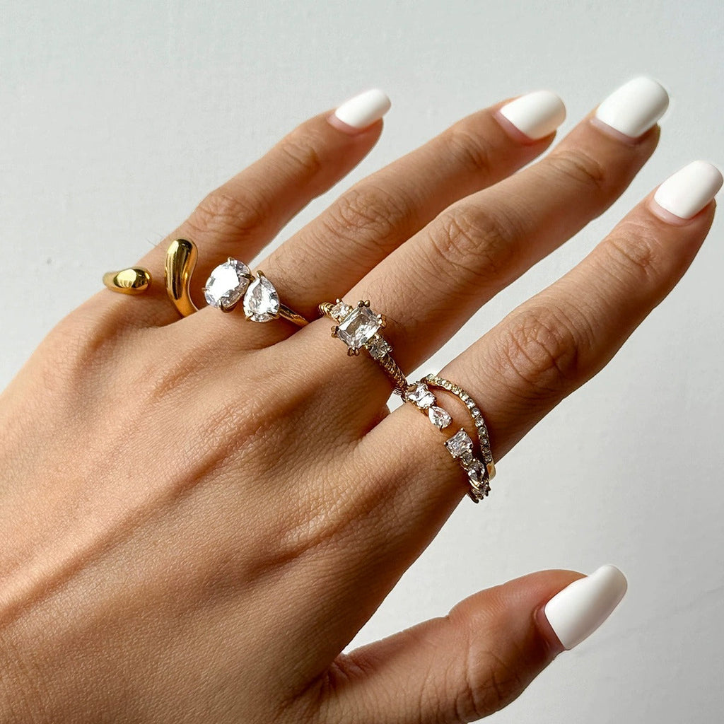 18K Gold Ring With White Zircons