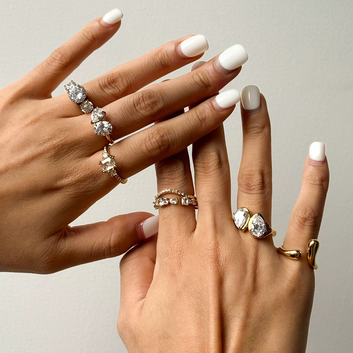 18K Gold Ring With White Zircons