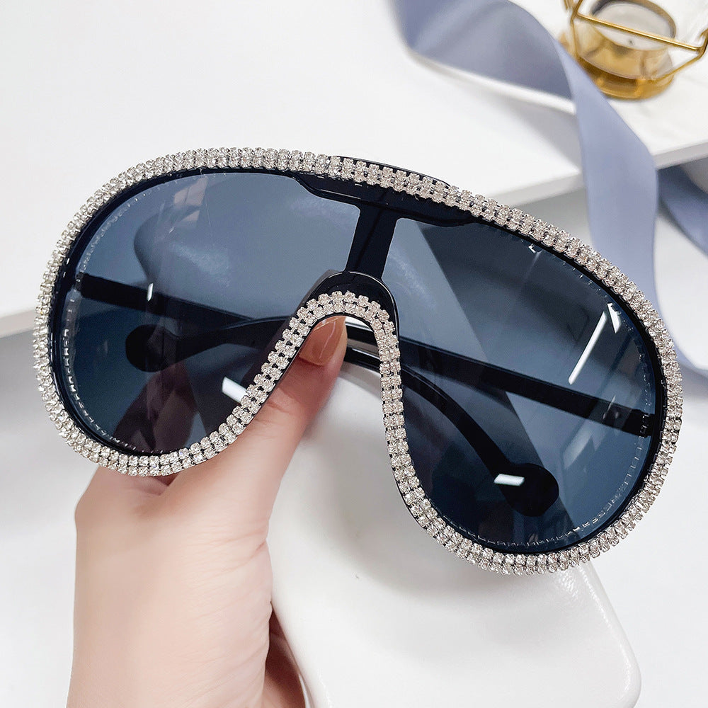 Diamond-embedded Sunglasses